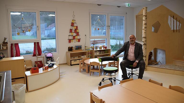 Auch der Bürgermeister freut sich über den neuen Kindergarten. Auch der Bürgermeister freut sich über den neuen Kindergarten.