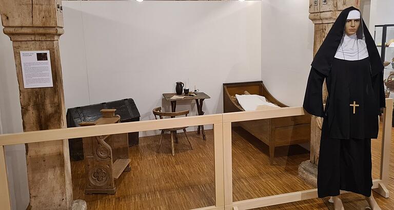Sogar eine nachgebaute Nonnenzelle findet sich in der neuen Ausstellung. Sogar eine nachgebaute Nonnenzelle findet sich in der neuen Ausstellung.