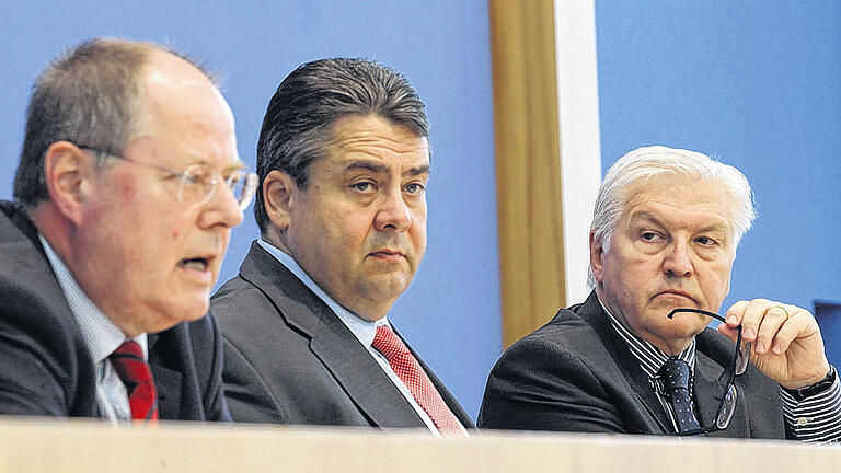 Konzepte gegen die Krise: Ex-Finanzminister Peer Steinbrück, SPD-Chef Sigmar Gabriel und der SPD-Fraktionschef Frank-Walter Steinmeier (v. l.).