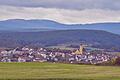 Die Gartenstadt und St. Konrad vor der Rhönkulisse, fotografiert vom Flugplatz des Aero-Club Bad Neustadt aus.