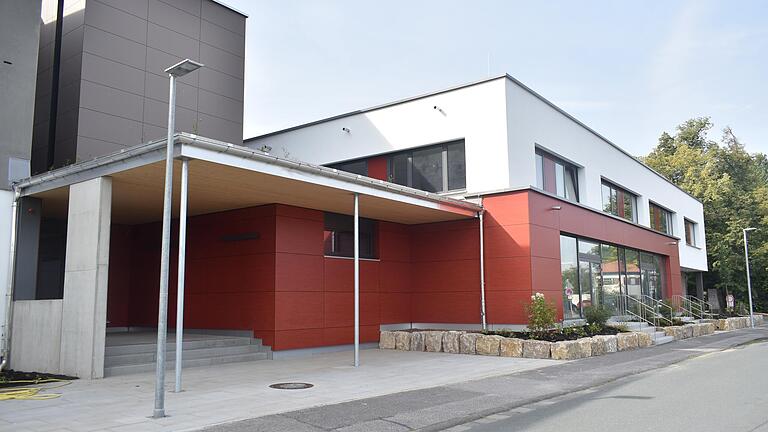 Das Rhön-Gymnasium in Bad Neustadt ist eine MINT-freundliche Schule mit internationaler Ausrichtung.