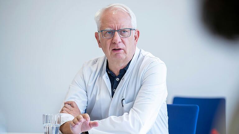 Ökonomie und Medizin müssen Hand in Hand gehen - davon ist Prof. Dr. Sebastian Kerber, Ärztlicher Direktor am Rhön-Klinikum Campus und Chefarzt der Klinik für Kardiologie I, überzeugt. Ökonomie und Medizin müssen Hand in Hand gehen - davon ist Prof. Dr. Sebastian Kerber, Ärztlicher Direktor am Rhön-Klinikum Campus und Chefarzt der Klinik für Kardiologie I, überzeugt.