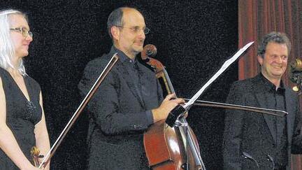 Gaben ein famoses Konzertdebüt in der Kulturreihe Am Sommerberg: Das Trio &ldquo;Teroldego&ldquo; mit (von links) Nancy Sullivan, Cornelius Bönsch und Ingo Nawra.