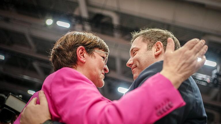 SPD-Bundesparteitag.jpeg       -  Bleiben an der Spitze der SPD: Saskia Esken und Lars Klingbeil.