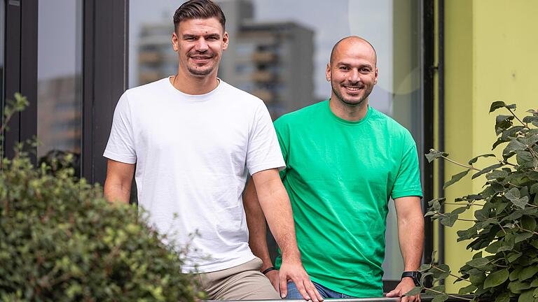 Christopher Bieber (links, TSV Aubstadt) und Adam Jabiri (rechts, FC 05 Schweinfurt) sind seit vielen Jahren gut befreundet. Am Dienstag treffen sie mit ihren Mannschaften im Toto-Pokal-Wettbewerb aufeinander.