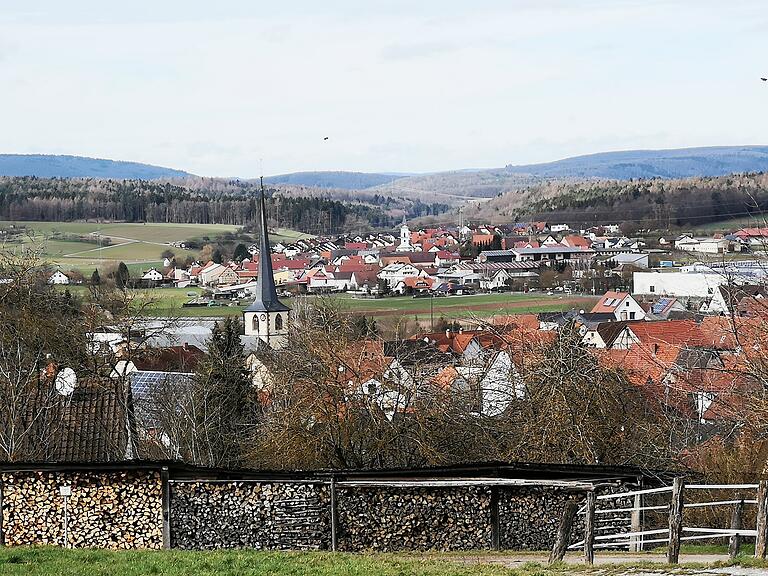 Kirchtürme von Steinfeld und Hausen: Blick vom Weißbildberg.