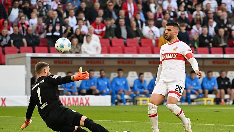 VfB Stuttgart - Holstein Kiel       -  Denis Undav zeigt seine Torjägerqualitäten.
