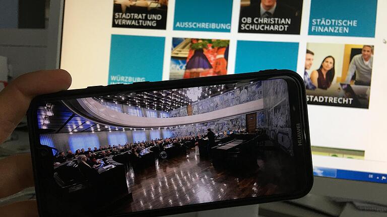 Interessierte Bürger müssen die Möglichkeit haben, den Diskussionen im Stadtrat verfolgen folgen zu können. Doch eine Anwesenheit ist nicht immer machbar. Ein Live-Stream wäre ein sinnvoller Vorstoß. Interessierte Bürger müssen die Möglichkeit haben, den Diskussionen im Stadtrat verfolgen folgen zu können. Doch eine Anwesenheit ist nicht immer machbar. Ein Live-Stream wäre ein sinnvoller Vorstoß.