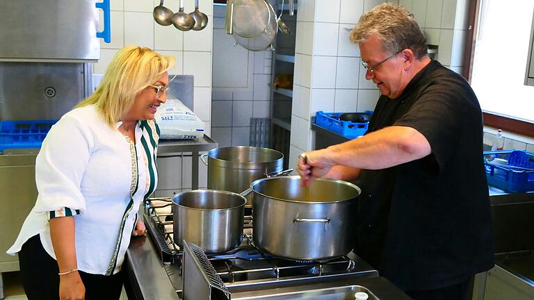 Faranak und Gernot Astaraki sind das neue Pächterpaar im Schweinfurter Haus in der Rhön. Faranak und Gernot Astaraki sind das neue Pächterpaar im Schweinfurter Haus in der Rhön.