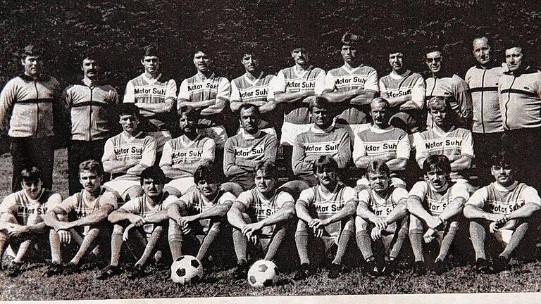 Ein Jahr DDR-Oberliga: Der BSC Motor Suhl in den 1980er Jahren mit Stürmer Dieter Kurth (rechts vorne).