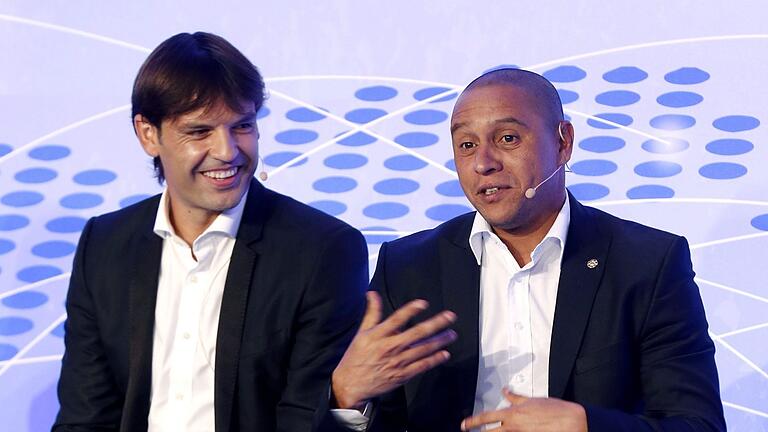 Ex-Real-Madrid-Stars Fernando Morientes und Roberto Carlos - Mit 27 Toren in 47 Länderspielen ist Morientes (l.) einer der erfolgreichsten Nationalstürmer Spaniens. Er blieb in 'La Roja' aber titellos. Ex-Real-Madrid-Stars Fernando Morientes und Roberto Carlos - Mit 27 Toren in 47 Länderspielen ist Morientes (l.) einer der erfolgreichsten Nationalstürmer Spaniens. Er blieb in 'La Roja' aber titellos.