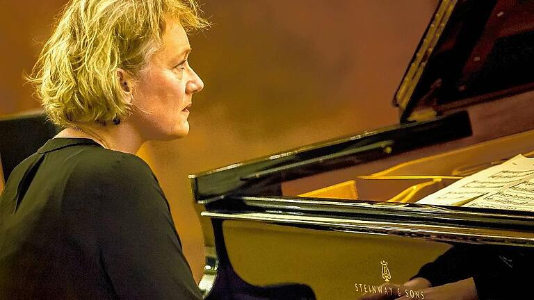 Pianistin Julia Hülsmann Pianistin Julia Hülsmann