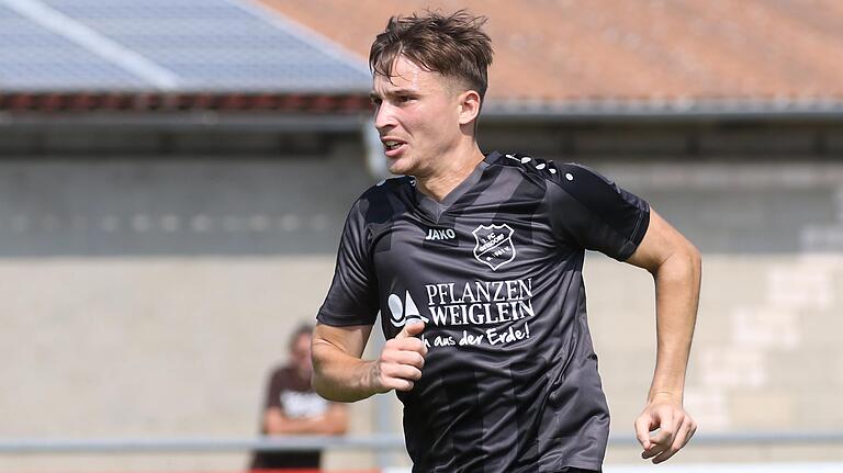 Spielertrainer Jannik Feidel vom FC Geesdorf hat seine Spieler schon vor längerer Zeit mit dem Thema Corona vertraut gemacht. Spielertrainer Jannik Feidel vom FC Geesdorf hat seine Spieler schon vor längerer Zeit mit dem Thema Corona vertraut gemacht.
