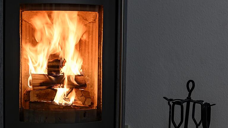 Ältere, bereits stillgelegte Holzöfen dürfen im kommenden Winter wieder in Betrieb genommen werden, dass dadurch Gas gespart wird.