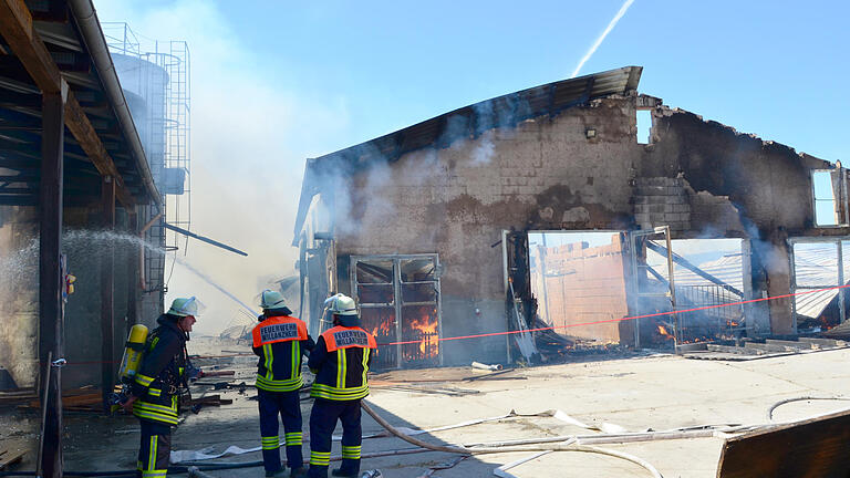 Mainbernheim: Feuer im Reiterhof