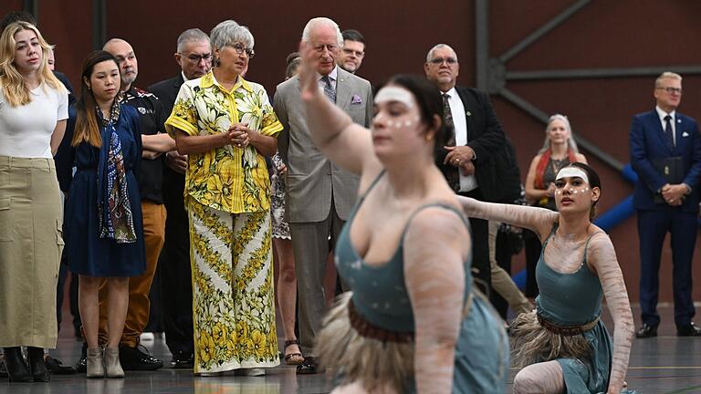 Britisches Königspaar in Australien - Sydney - Am Montag kam es zu einem Eklat, nun trifft sich Charles mit Indigenen. Britisches Königspaar in Australien - Sydney - Am Montag kam es zu einem Eklat, nun trifft sich Charles mit Indigenen.