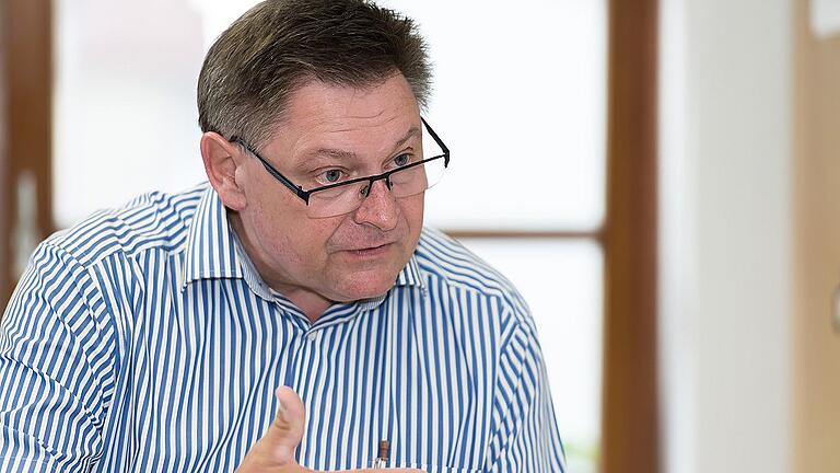 Kämpferisch: „Wir machen im Freistaat Integration, wie es sie nirgendwo gibt“, sagt Gerhard Eck. Der 58-jährige Pusselsheimer will zum fünften Mal als Direktkandidat der CSU ins Münchener Maximilianeum einziehen. Kämpferisch: „Wir machen im Freistaat Integration, wie es sie nirgendwo gibt“, sagt Gerhard Eck. Der 58-jährige Pusselsheimer will zum fünften Mal als Direktkandidat der CSU ins Münchener Maximilianeum einziehen.