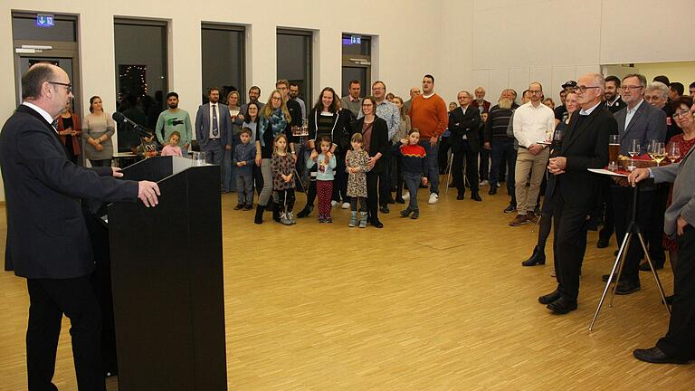 Ehrungen, Dankesworte und einen lokalen Jahresrückblick hatte Bürgermeister Herbert Hemmelmann für den Neujahrsempfang vorbereitet. Ehrungen, Dankesworte und einen lokalen Jahresrückblick hatte Bürgermeister Herbert Hemmelmann für den Neujahrsempfang vorbereitet.