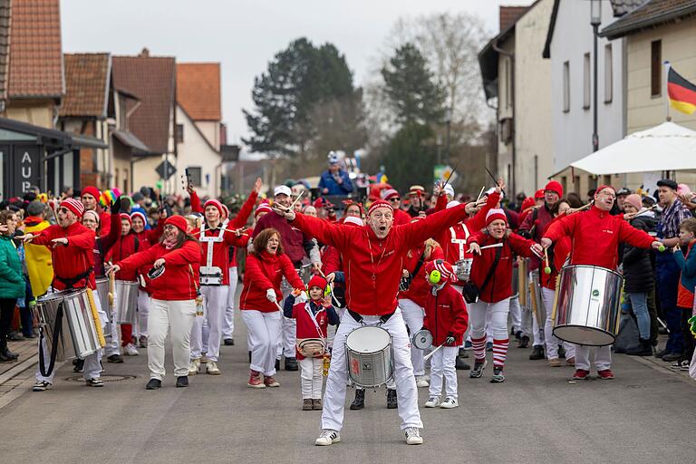 Ausgelassene Stimmung herrschte in diesem Jahr beim Faschingsumzug in Aubstadt. Ausgelassene Stimmung herrschte in diesem Jahr beim Faschingsumzug in Aubstadt.
