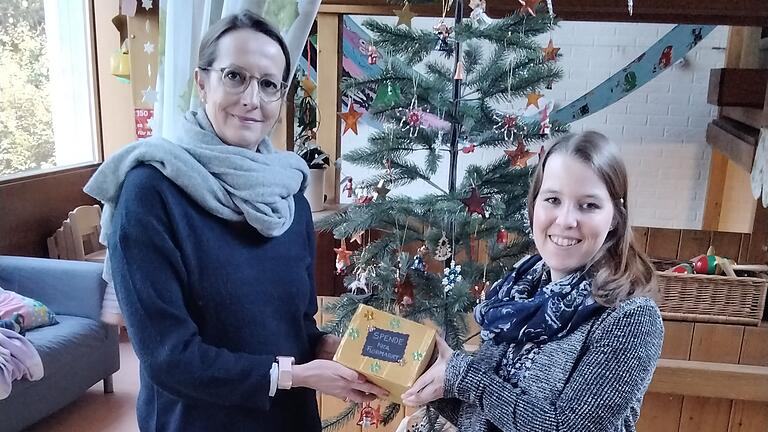 Im Bild (von links): Michelle Orend (Vorsitzende Helferkreis Ukraine) und Christina Weiss (Kita-Leitung Randersacker).