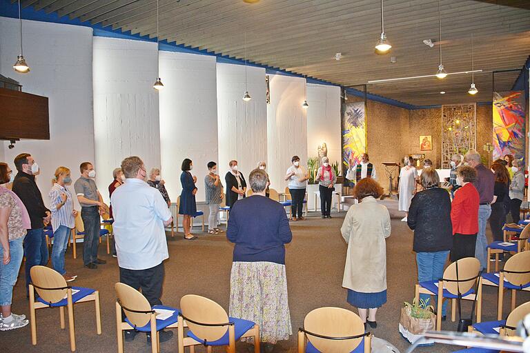 Mit einem getanztem Gebet und dem Segen von Pfarrer Karl Feser endete der Gottesdienst in der Hauskapelle des Familienbildungshauses.