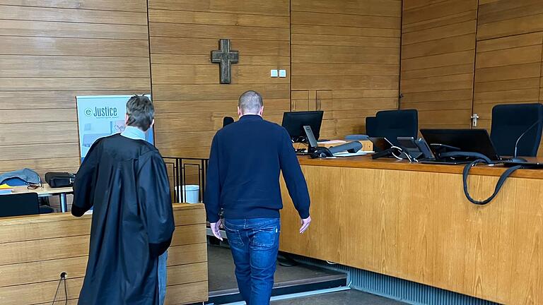 Totschlags-Prozess um Leiche im Kofferraum       -  Ein 32-Jähriger soll wegen Totschlags an seinem Vater in der Psychiatrie untergebracht werden. (Archivbild)