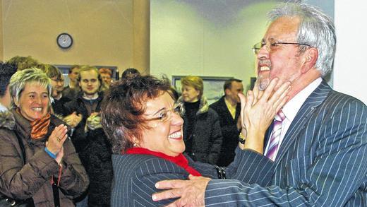 Wiedergewählt: Glückwunsch von Ehefrau Barbara. Wiedergewählt: Glückwunsch von Ehefrau Barbara.