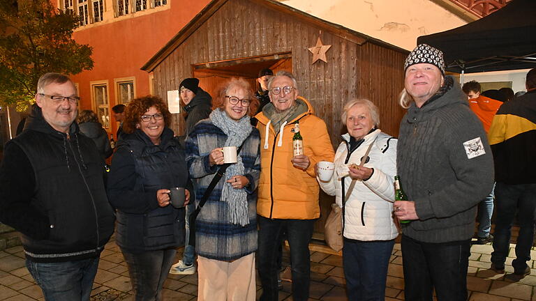 Begleitet von einer großen Narrenschar nahm der Ochsenfurter Carnevals-Club am 11.11. das Rathaus in Besitz.