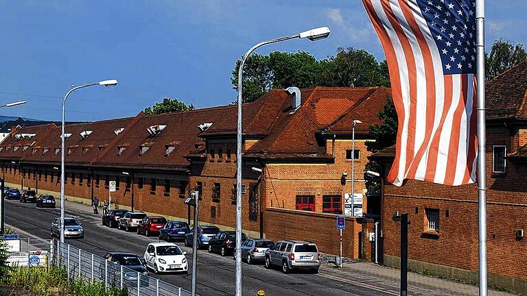 Gebäude mit langer Militärgeschichte: Blick auf die Largade-Kaserne von der Zollnerstraße. Gebäude mit langer Militärgeschichte: Blick auf die Largade-Kaserne von der Zollnerstraße.