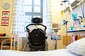 In der neurologischen Früh-Rehabilitation im Würzburger Juliusspital werden schwerstkranke Patientinnen und Patienten bei den allerersten Schritten zurück in ein selbstständiges Leben begleitet.