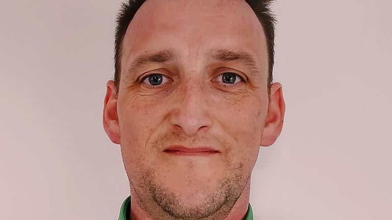 Bastian Steuerwald ist Trainer der U14-Junioren des FC 05 Schweinfurt. - Bastian Steuerwald ist Trainer der U14-Junioren des FC 05 Schweinfurt. Bastian Steuerwald ist Trainer der U14-Junioren des FC 05 Schweinfurt. - Bastian Steuerwald ist Trainer der U14-Junioren des FC 05 Schweinfurt.