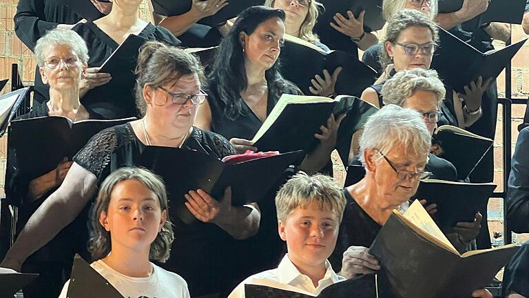 Generationen übergreifendes Miteinander: Kantorei Haßberge und Musicalchor Junge Stimmen