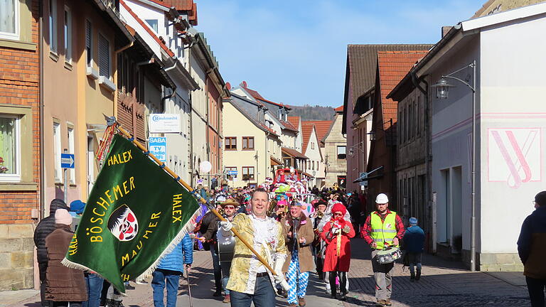 Gaudi beim Böschemer Rosenmontagszug.