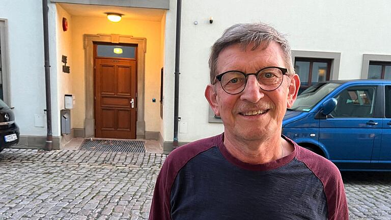 Wolfgang Tully, 69 Eltmann: 'Versuchen Sie einmal, mit einem Rollator die Straße zu überqueren.'