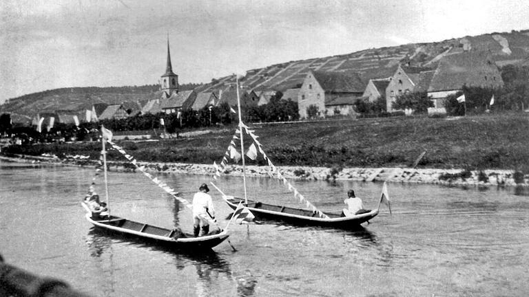 Aus Anlass eines Fischerstechen der Fischerzunft Ochsenfurt entstand diese Aufnahme im Jahr 1924.