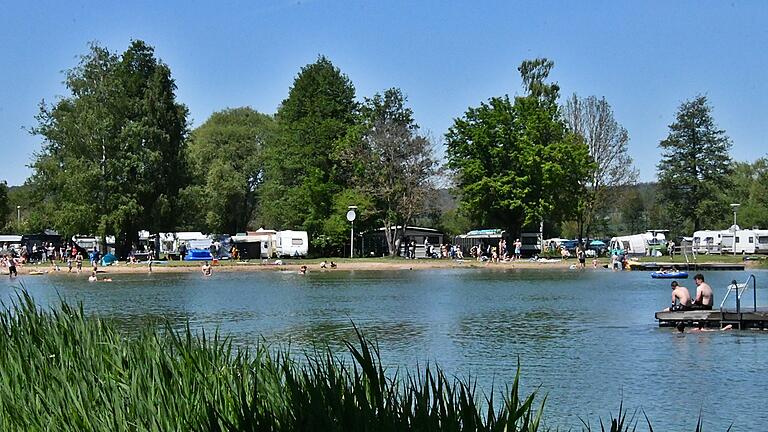 Der Badesee in Irmelshausen Der Badesee in Irmelshausen