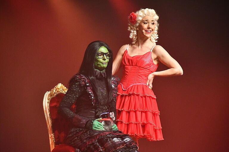 Der Zauberer von Oz grüßte bei dem Musikal 'Wicked' Der Zauberer von Oz grüßte bei dem Musikal 'Wicked'
