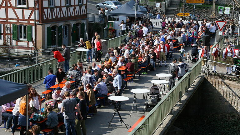 Abrissfete auf der Auber Gollachbrücke