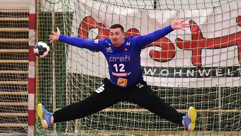 Eins, zwei, drei: So viele Torhüter setzte HSC-Trainer Frank Ihl in diesem Spiel ein. Hier die Nummer drei, Istvan Lengyel, in Aktion. Eins, zwei, drei: So viele Torhüter setzte HSC-Trainer Frank Ihl in diesem Spiel ein. Hier die Nummer drei, Istvan Lengyel, in Aktion.