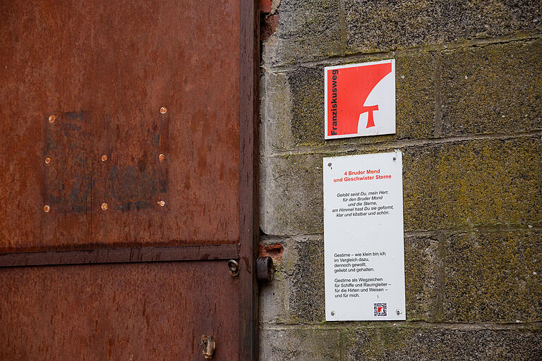 An Station 4, 'Bruder Mond und Geschwister Sterne'. An Station 4, 'Bruder Mond und Geschwister Sterne'.