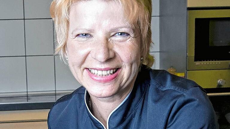 Edeltraut Woitekat, Chef de Cuisine in der „Scheune“ in Brendlorenzen Edeltraut Woitekat, Chef de Cuisine in der „Scheune“ in Brendlorenzen