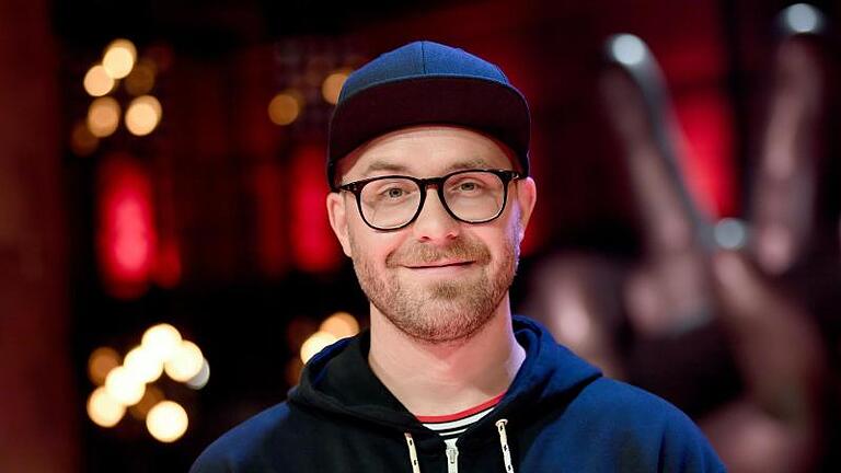 Mark Forster feiert den 50. Geburtstag der Maus mit einem eigenen Lied. Foto: Britta Pedersen/dpa-Zentralbild/dpa       -  Mark Forster ist Dauergast in der Jury von 'The Voice of Germany'. Am Freitag erscheint sein neues Album 'Supervision'.