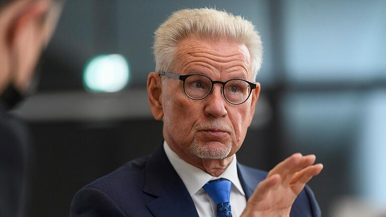 Manfred Wittenstein gab einen Teil seines Aktienvermögens an die Stiftung ab. Manfred Wittenstein gab einen Teil seines Aktienvermögens an die Stiftung ab.