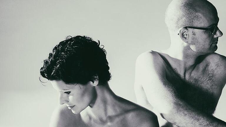 Stefanie Boltz und Sven Faller sind Le Bang Bang - sie steht am Mikrophon, er am Kontrabass. Was die beiden Münchner dabei aus Stimme und Bass zaubern, besitzt eine fast magische Reinheit. Am 3. Januar sind sie beim Winterzauber zu hören.Uli Zrenner-Wolkenstein - Stefanie Boltz und Sven Faller sind Le Bang Bang - sie steht am Mikrophon, er am Kontrabass. Was die beiden Münchner dabei aus Stimme und Bass zaubern, besitzt eine fast magische Reinheit. Am 3. Januar sind sie beim Winterzauber zu hören.Uli Zrenner-Wolkenstein Stefanie Boltz und Sven Faller sind Le Bang Bang - sie steht am Mikrophon, er am Kontrabass. Was die beiden Münchner dabei aus Stimme und Bass zaubern, besitzt eine fast magische Reinheit. Am 3. Januar sind sie beim Winterzauber zu hören.Uli Zrenner-Wolkenstein - Stefanie Boltz und Sven Faller sind Le Bang Bang - sie steht am Mikrophon, er am Kontrabass. Was die beiden Münchner dabei aus Stimme und Bass zaubern, besitzt eine fast magische Reinheit. Am 3. Januar sind sie beim Winterzauber zu hören.Uli Zrenner-Wolkenstein