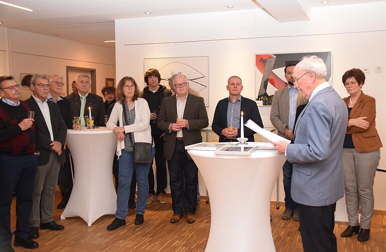 Bei der Ausstellungseröffnung im Wernecker Rathaus führte Heinz Kruppa in Leben und Werk des Künstlers Franz Vornberger ein. Bei der Ausstellungseröffnung im Wernecker Rathaus führte Heinz Kruppa in Leben und Werk des Künstlers Franz Vornberger ein.