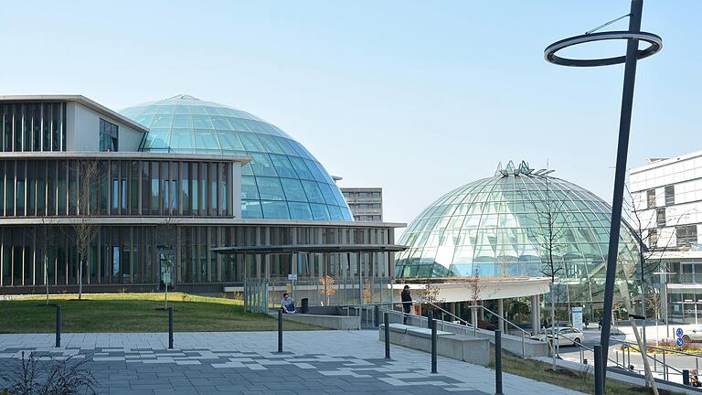 Zwischenbilanz: Rhön-Klinikum AG schließt das erste Halbjahr 2022 mit einem Umsatzplus ab.