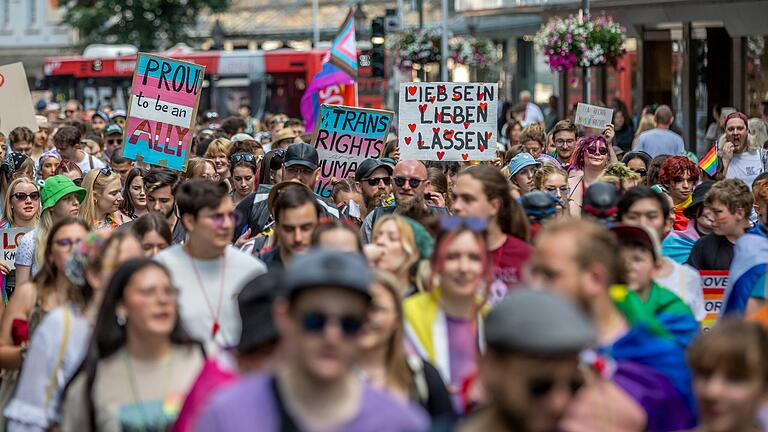 Der diesjährige Christopher Street Day (CSD) in Würzburg findet am Wochenende vom 28. bis 30. Juni statt.