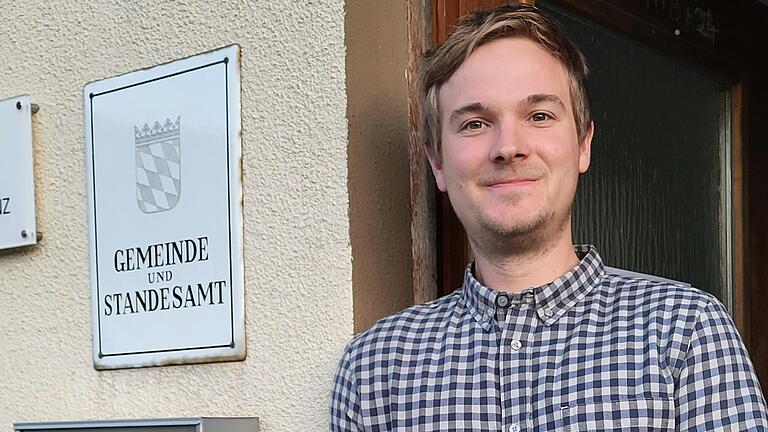 Forstoberinspektor Fabian Ehrlicher  ist künftig für die Weiterentwicklung des Niederläurer Kommunalwaldes zuständig, ist aber auch Ansprechpartner für die privaten Waldbesitzer.