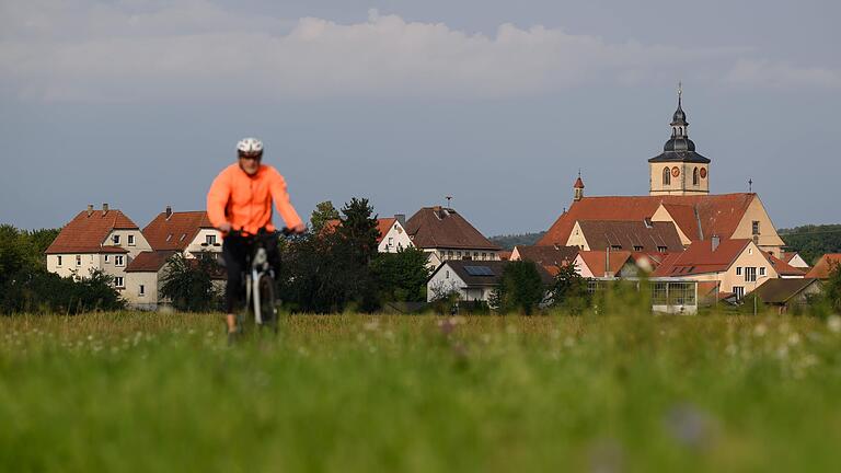 Die Kirchenburg in Oberstreu ist weniger bekannt als ihr Pendant in Ostheim. Die Kirchenburg in Oberstreu ist weniger bekannt als ihr Pendant in Ostheim.