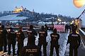 Gegendemonstranten zufolge gab es am Rosenmontag im Umfeld der Demonstration von 'Eltern stehen auf' in zwei Fällen unverhältnismäßige Maßnahmen der Polizei.